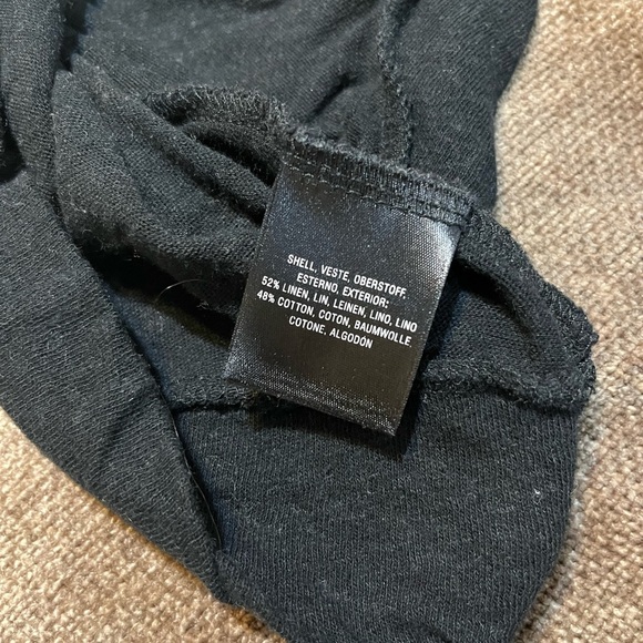 Deletta Sleeveless Black Tank Top with Front Twist - Size Medium - Picture 4 of 4